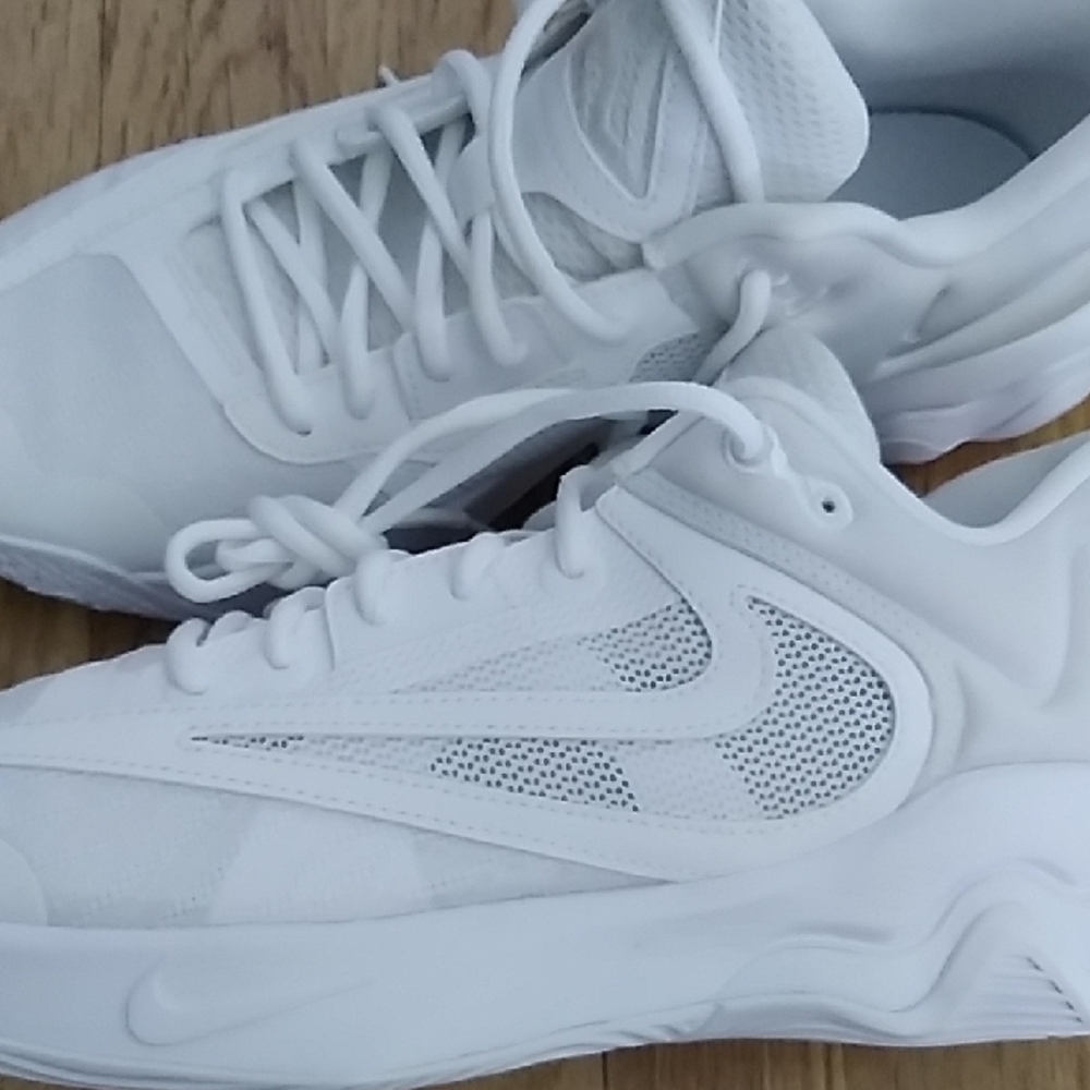 Nike Giannis Immortality 3 White Shoes - Picture 6 of 9